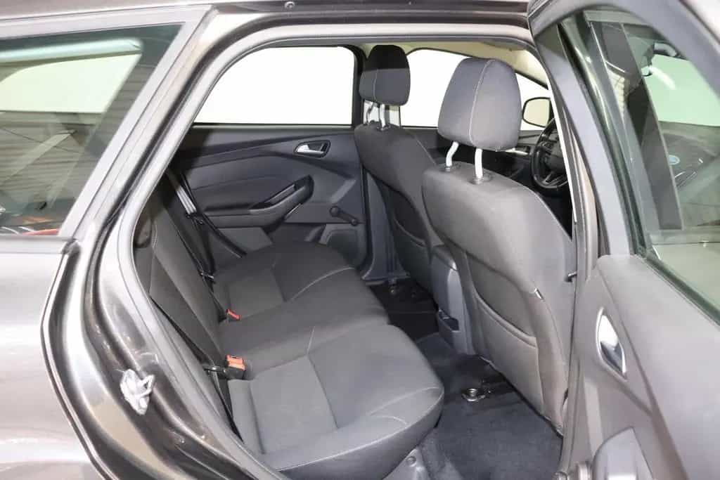 Ford Focus Turnier Business 1.0 EcoBoost NAVI*SHZ*PDC 12/2017-photo-12
