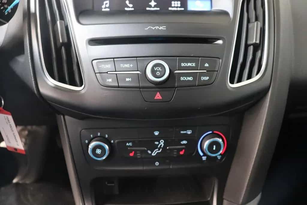 Ford Focus Turnier Business 1.0 EcoBoost NAVI*SHZ*PDC 12/2017-photo-15