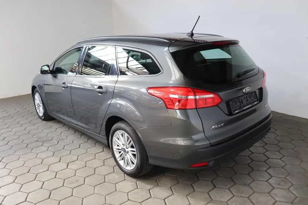 Ford Focus Turnier Business 1.0 EcoBoost NAVI*SHZ*PDC 12/2017-photo-2