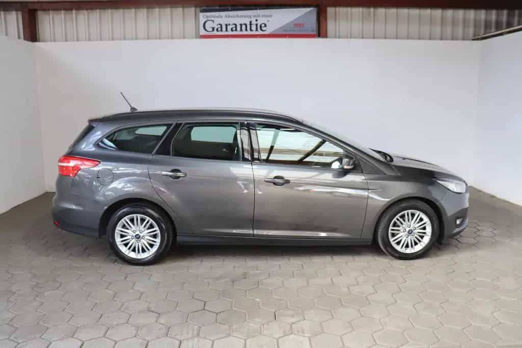 Ford Focus Turnier Business 1.0 EcoBoost NAVI*SHZ*PDC 12/2017-photo-4