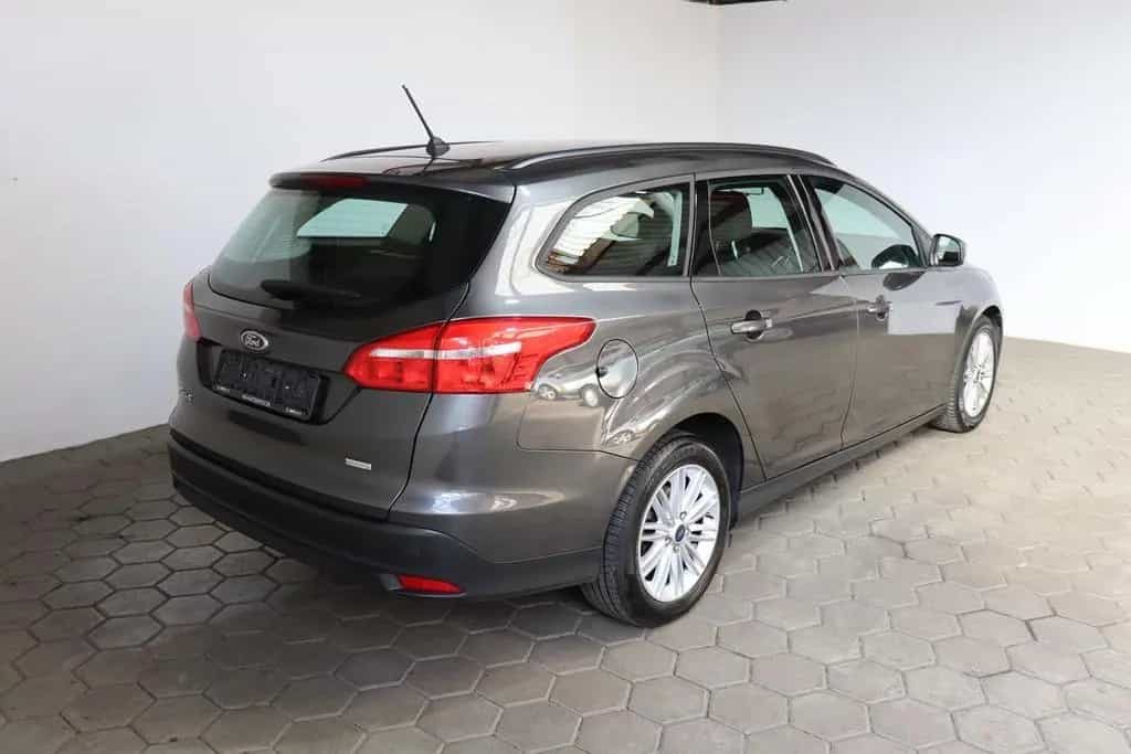 Ford Focus Turnier Business 1.0 EcoBoost NAVI*SHZ*PDC 12/2017-photo-5