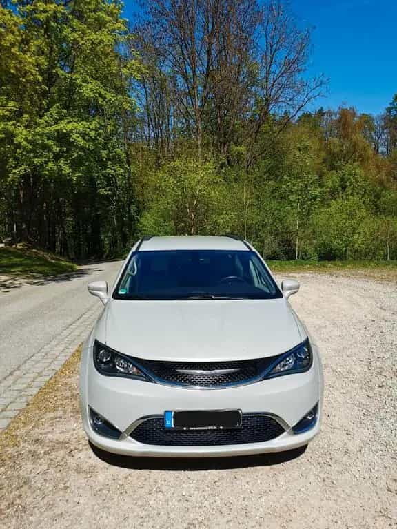 Chrysler Pacifica 07/2017-photo-1