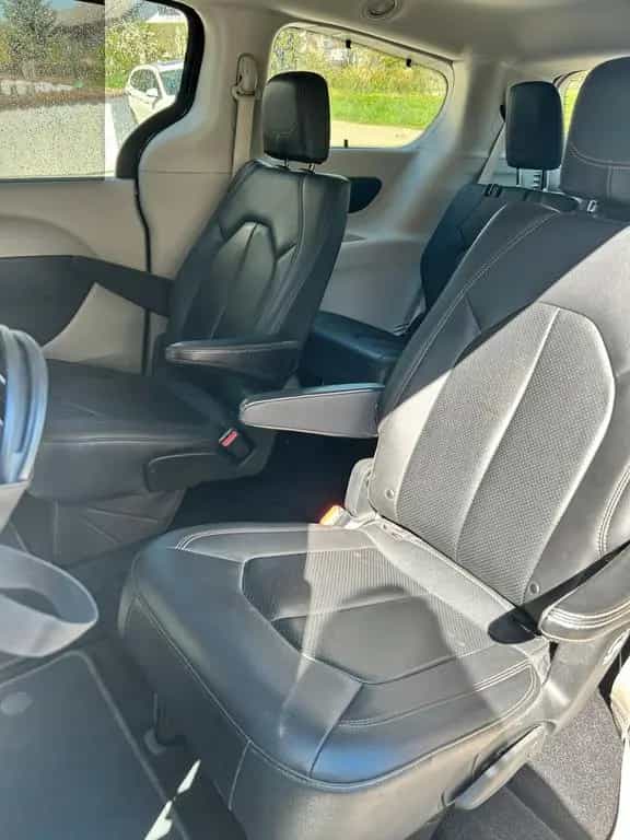Chrysler Pacifica 10/2020-photo-9