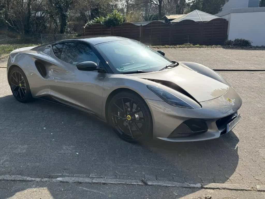 Lotus Emira V6 First Edition - Schalter :-) 02/2023-photo-1