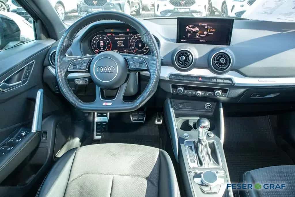 Audi Q2 S-line 35 TFSI S tronic AHK/Kamera/SHZ/Navi 11/2018-photo-3