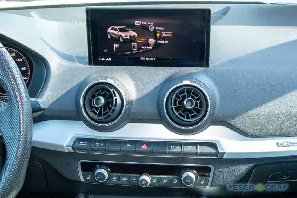 Audi Q2 S-line 35 TFSI S tronic AHK/Kamera/SHZ/Navi 11/2018-photo-7