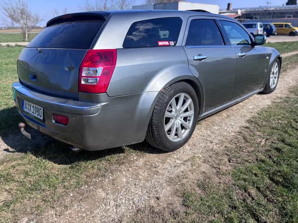 Chrysler 300C Touring 3.0 CRD Autom. - 02/2010-photo-3