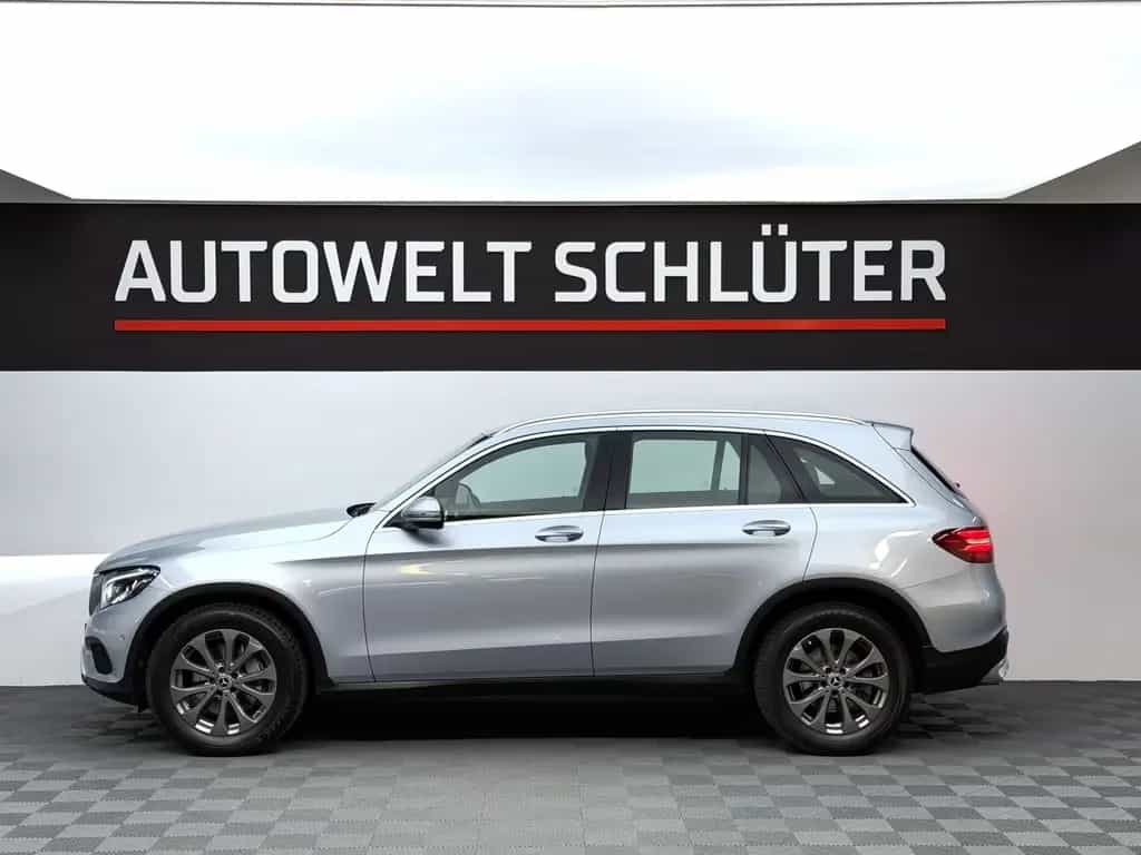 Mercedes-Benz GLC 250 4Matic *LED*SHZ*Navi*RFK* 08/2017-photo-1