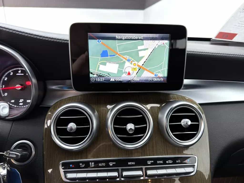 Mercedes-Benz GLC 250 4Matic *LED*SHZ*Navi*RFK* 08/2017-photo-10