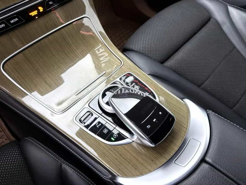Mercedes-Benz GLC 250 4Matic *LED*SHZ*Navi*RFK* 08/2017-photo-12