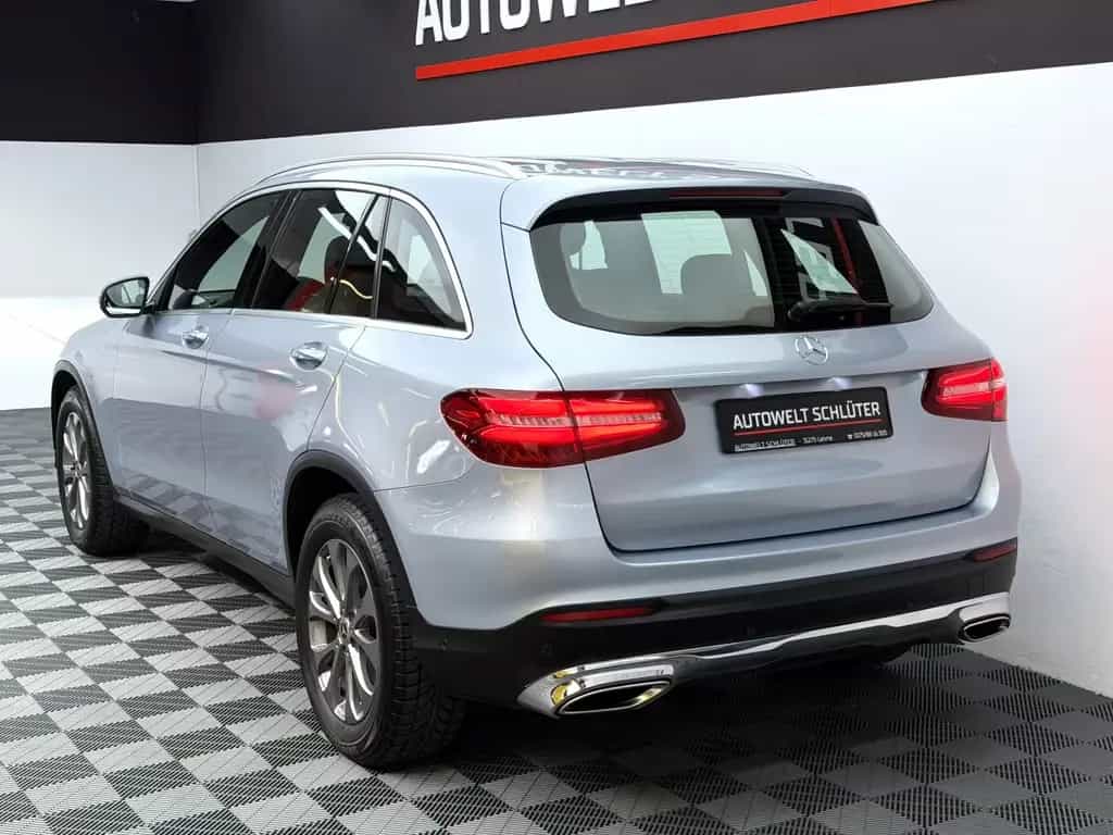 Mercedes-Benz GLC 250 4Matic *LED*SHZ*Navi*RFK* 08/2017-photo-2