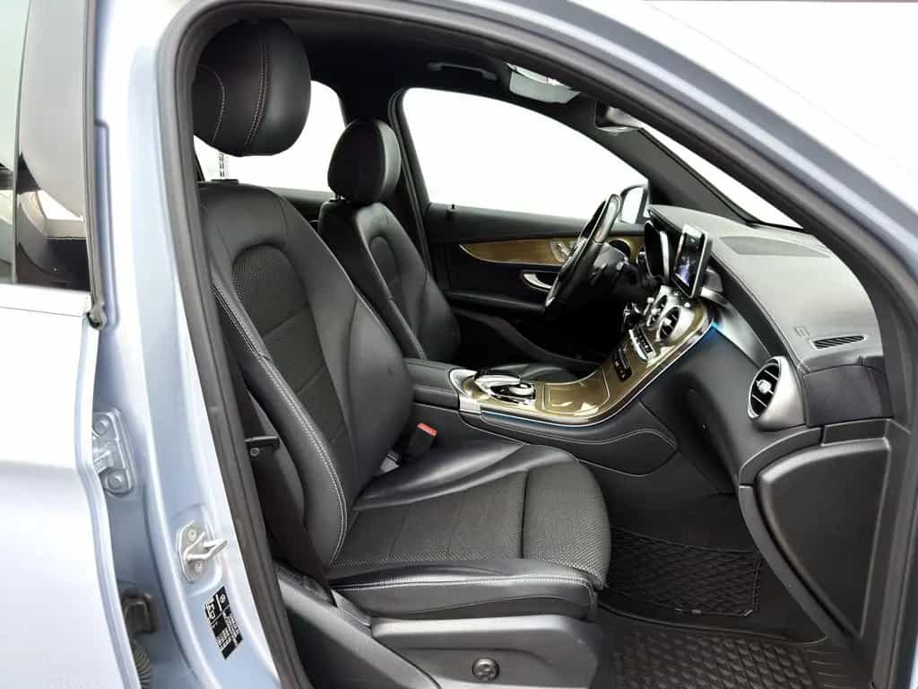 Mercedes-Benz GLC 250 4Matic *LED*SHZ*Navi*RFK* 08/2017-photo-4