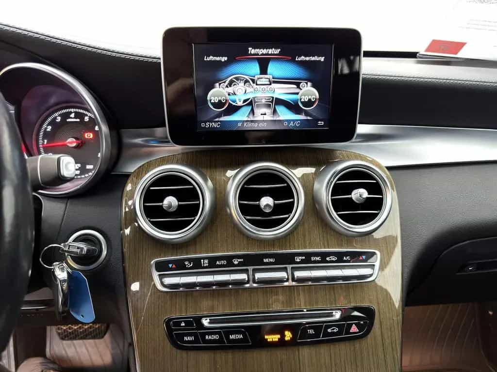 Mercedes-Benz GLC 250 4Matic *LED*SHZ*Navi*RFK* 08/2017-photo-9