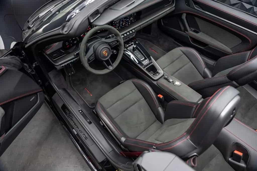 Porsche GTS | Cabrio | Lift | Approved 04/2022-photo-27