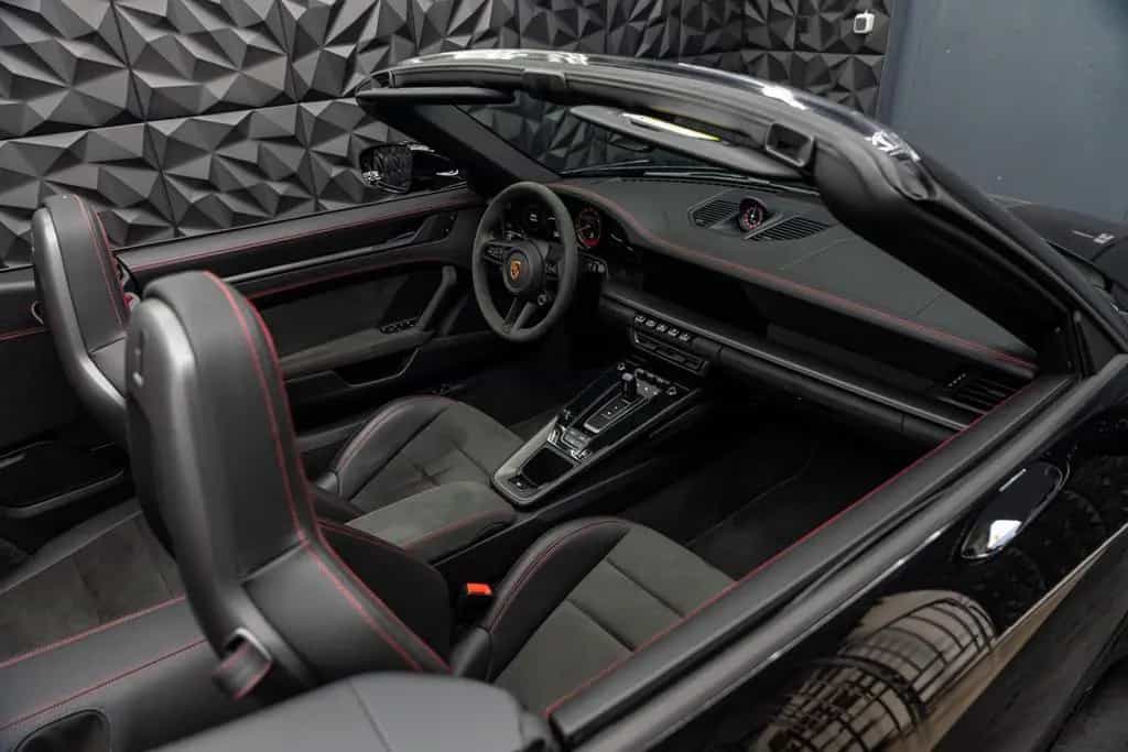 Porsche GTS | Cabrio | Lift | Approved 04/2022-photo-30