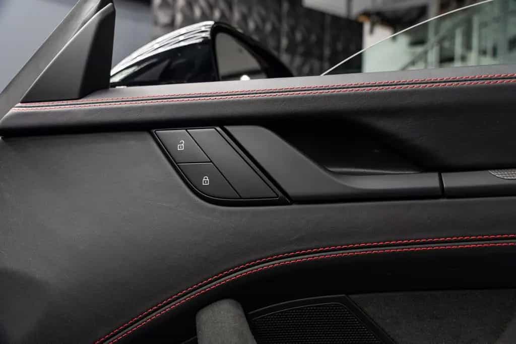 Porsche GTS | Cabrio | Lift | Approved 04/2022-photo-36
