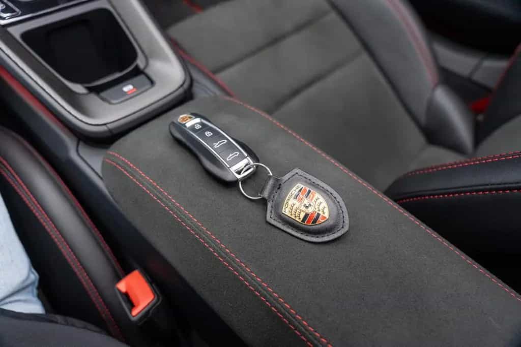 Porsche GTS | Cabrio | Lift | Approved 04/2022-photo-40