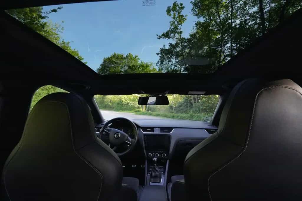 Skoda Octavia 2.0 TSI RS 245 Combi Panorama AHK Navi 09/2018-photo-3