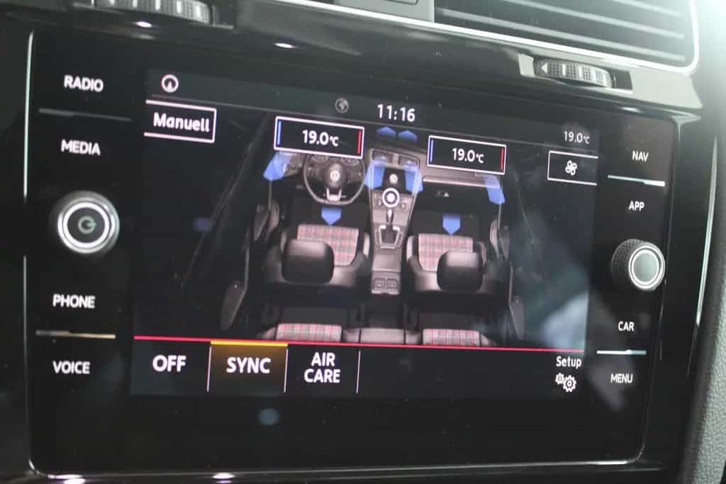 Volkswagen Golf VII GTI BMT Panorama*ACC 03/2018-photo-23