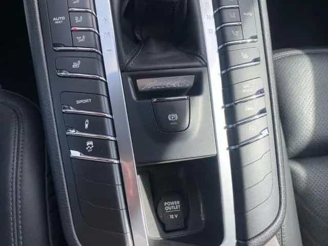 Porsche Macan Macan 2.0 08/2018-photo-9