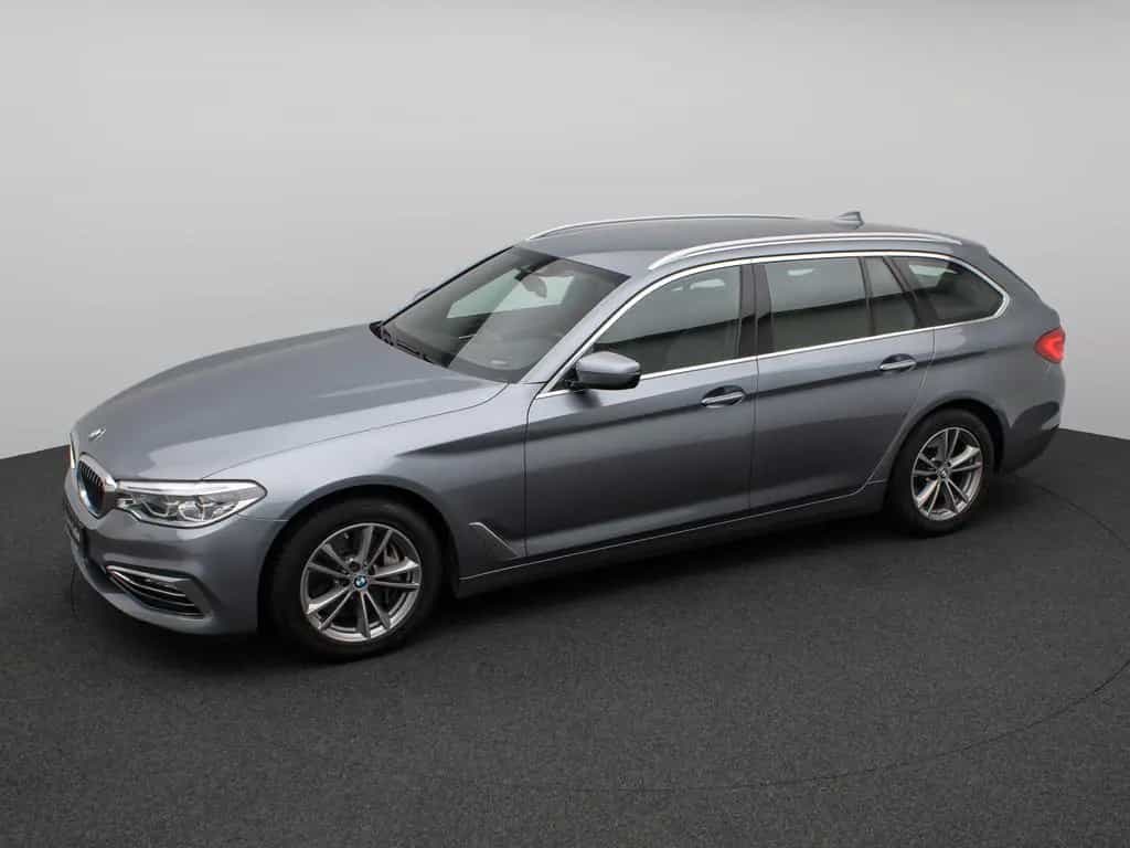 BMW 5 Series 540i xD Luxury Line Kamera HUD HiFi Komfort AHK 04/2018-photo-11