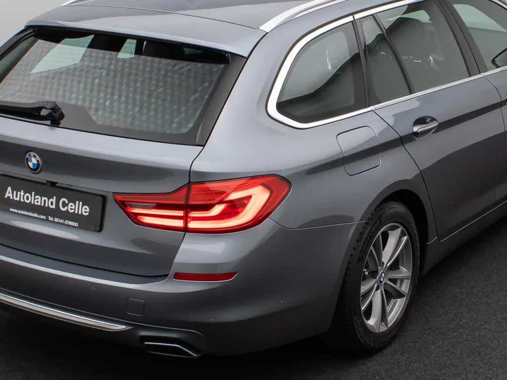 BMW 5 Series 540i xD Luxury Line Kamera HUD HiFi Komfort AHK 04/2018-photo-15