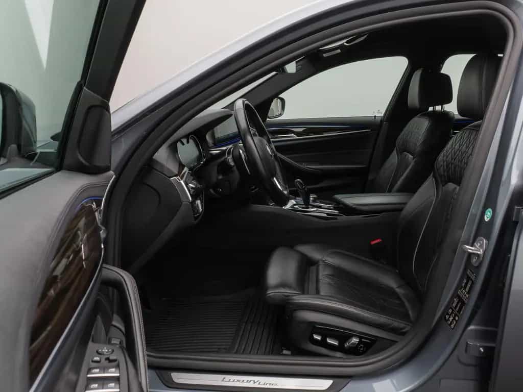 BMW 5 Series 540i xD Luxury Line Kamera HUD HiFi Komfort AHK 04/2018-photo-19