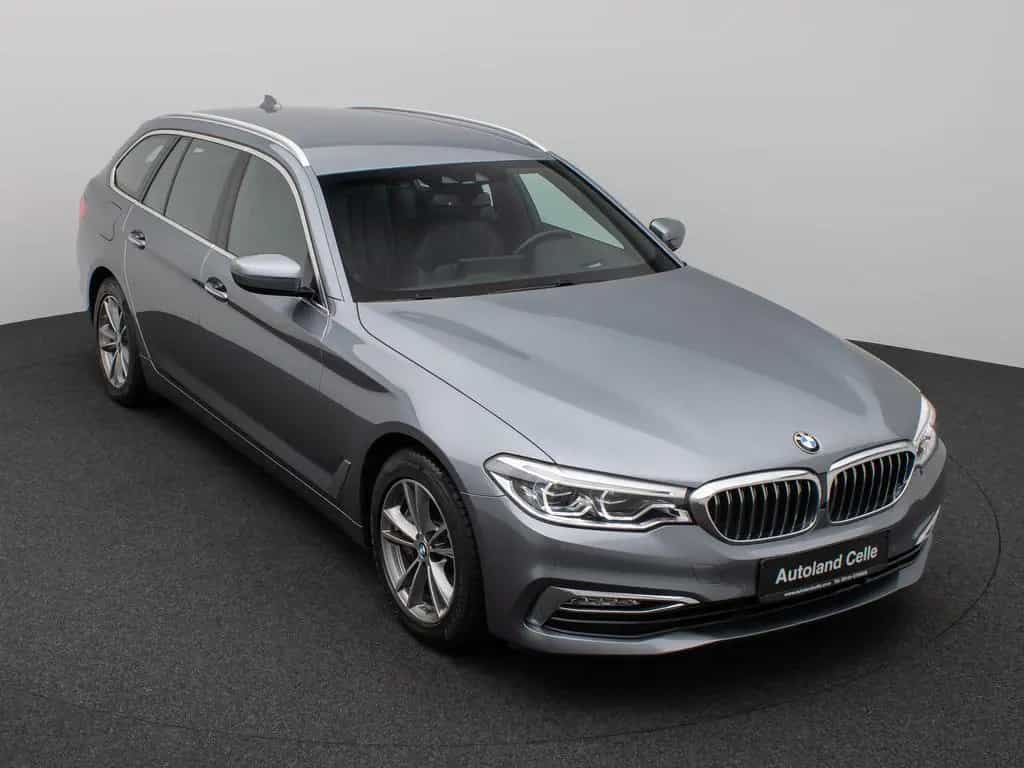 BMW 5 Series 540i xD Luxury Line Kamera HUD HiFi Komfort AHK 04/2018-photo-2