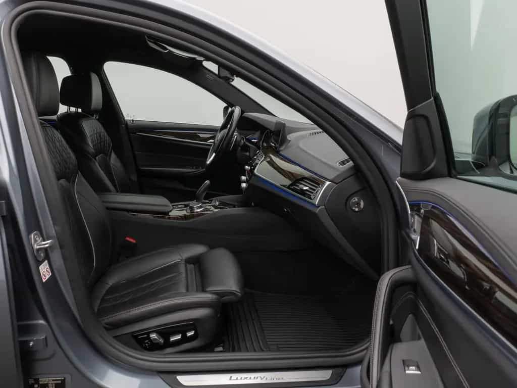 BMW 5 Series 540i xD Luxury Line Kamera HUD HiFi Komfort AHK 04/2018-photo-24