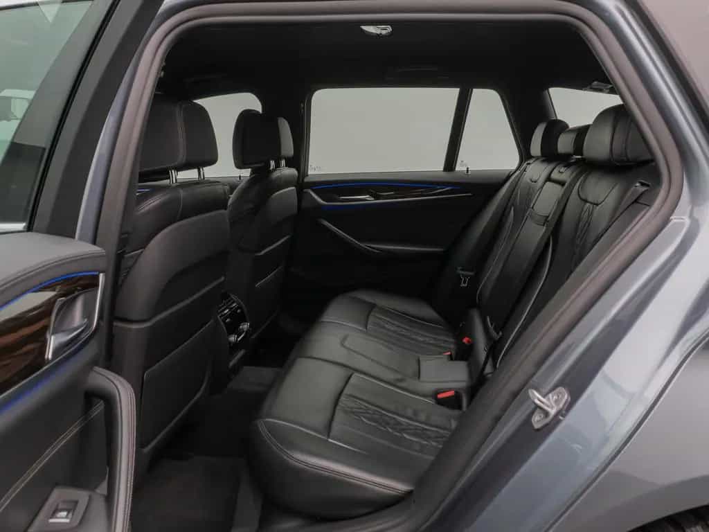 BMW 5 Series 540i xD Luxury Line Kamera HUD HiFi Komfort AHK 04/2018-photo-25