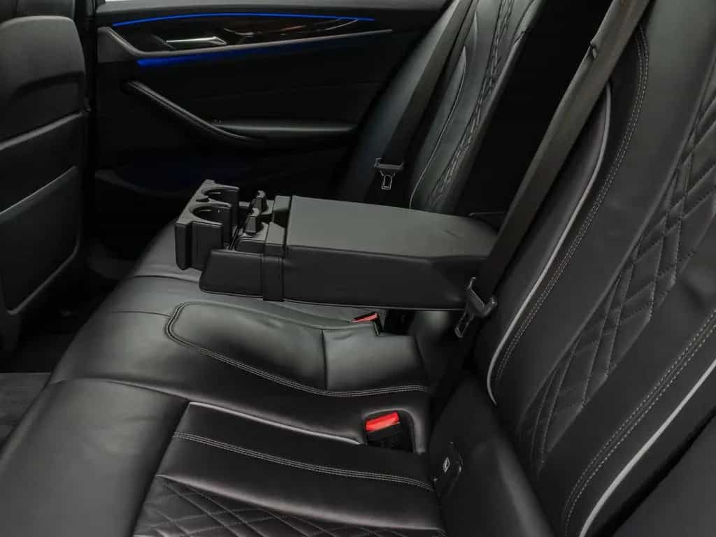BMW 5 Series 540i xD Luxury Line Kamera HUD HiFi Komfort AHK 04/2018-photo-27