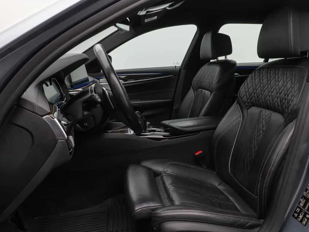 BMW 5 Series 540i xD Luxury Line Kamera HUD HiFi Komfort AHK 04/2018-photo-34