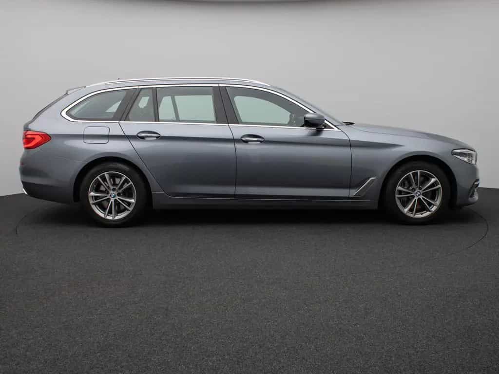 BMW 5 Series 540i xD Luxury Line Kamera HUD HiFi Komfort AHK 04/2018-photo-4