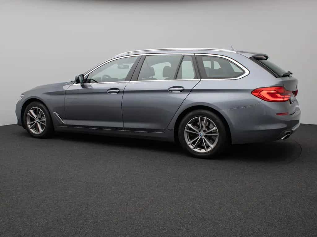 BMW 5 Series 540i xD Luxury Line Kamera HUD HiFi Komfort AHK 04/2018-photo-9