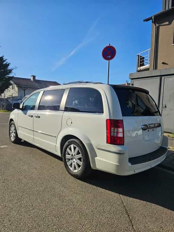 Chrysler Grand Voyager Limited 01/2009-photo-1