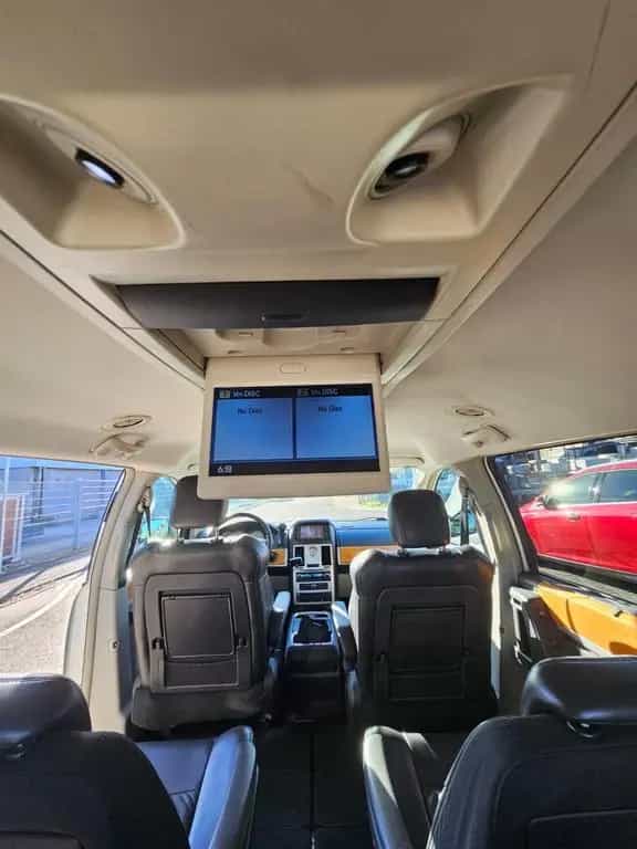 Chrysler Grand Voyager Limited 01/2009-photo-12