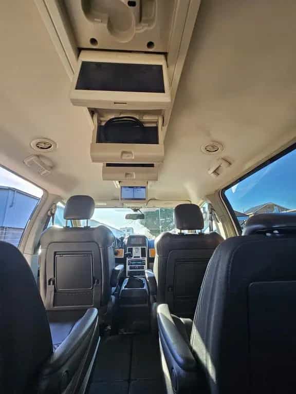 Chrysler Grand Voyager Limited 01/2009-photo-17