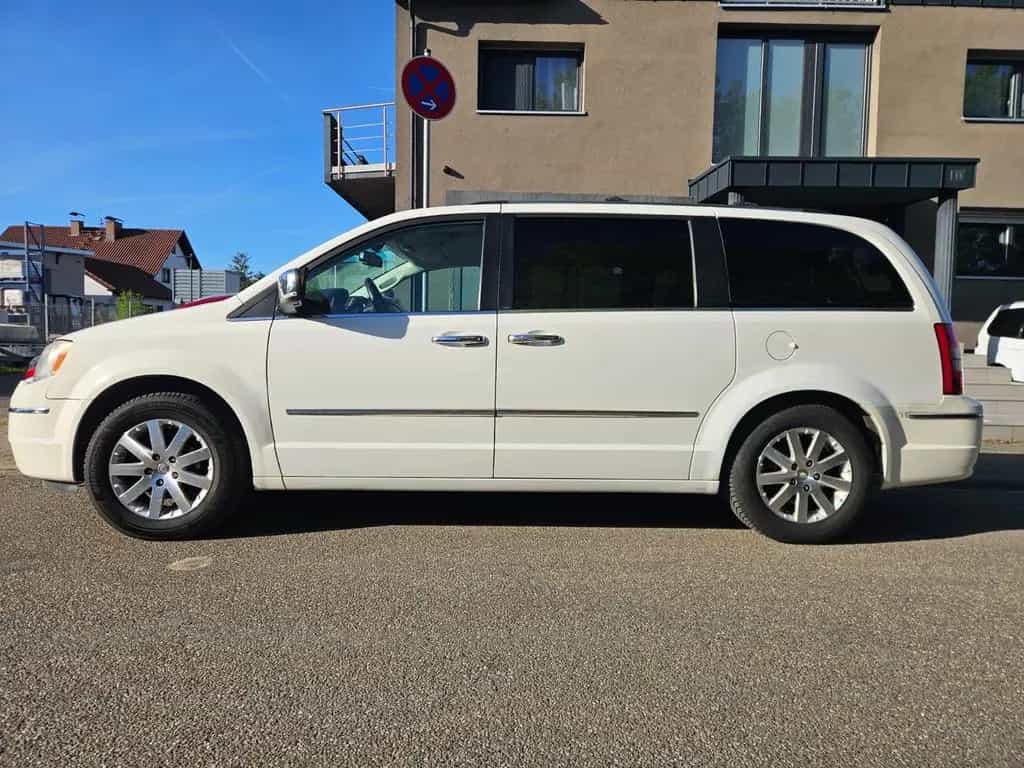Chrysler Grand Voyager Limited 01/2009-photo-4
