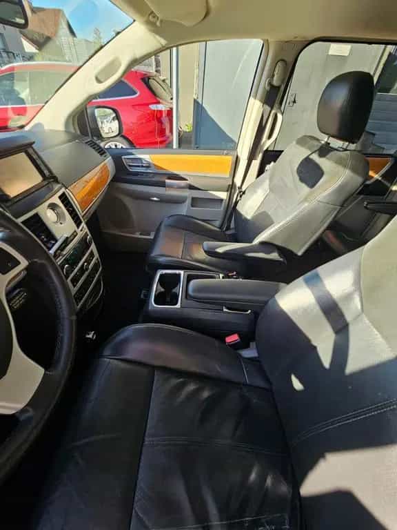 Chrysler Grand Voyager Limited 01/2009-photo-7