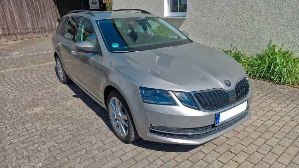 Skoda Octavia 2.0 TSI DSG Combi AHK 07/2019-photo-0