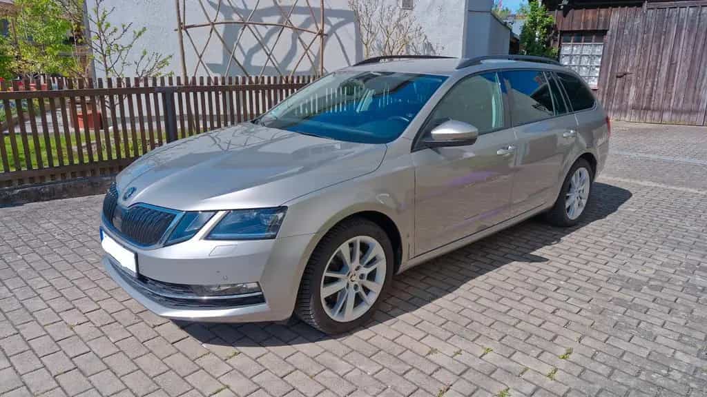 Skoda Octavia 2.0 TSI DSG Combi AHK 07/2019-photo-1