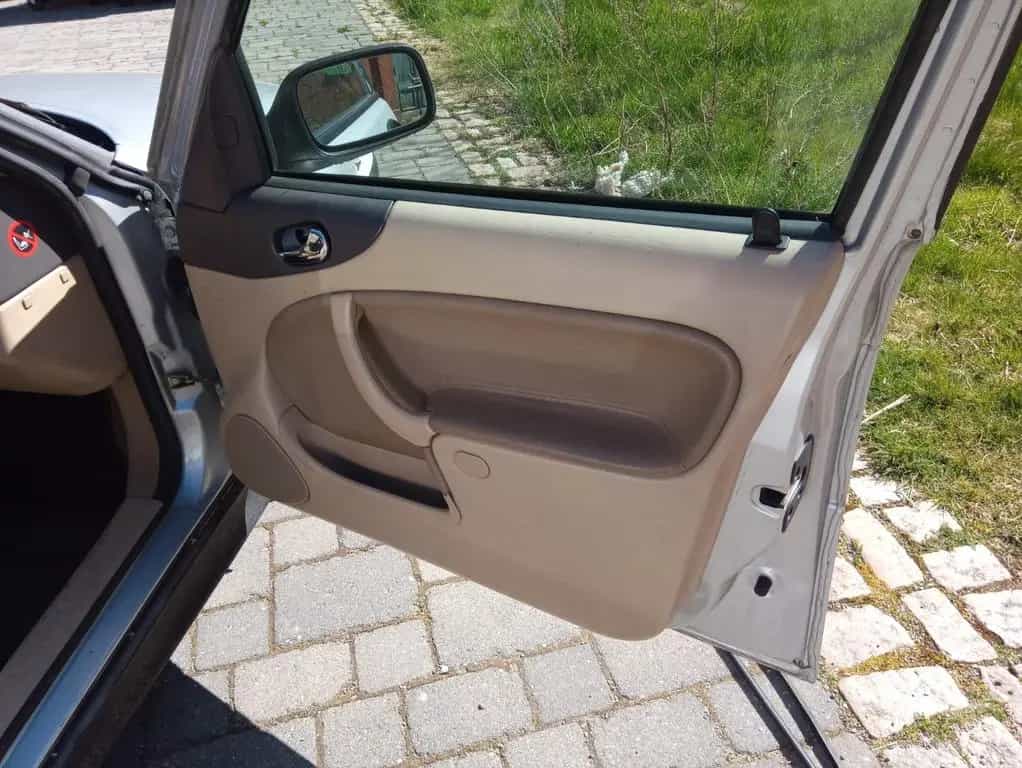 Saab 9-3 2.0 Turbo Ecopower Aero Fünftürer Aero 10/2000-photo-11