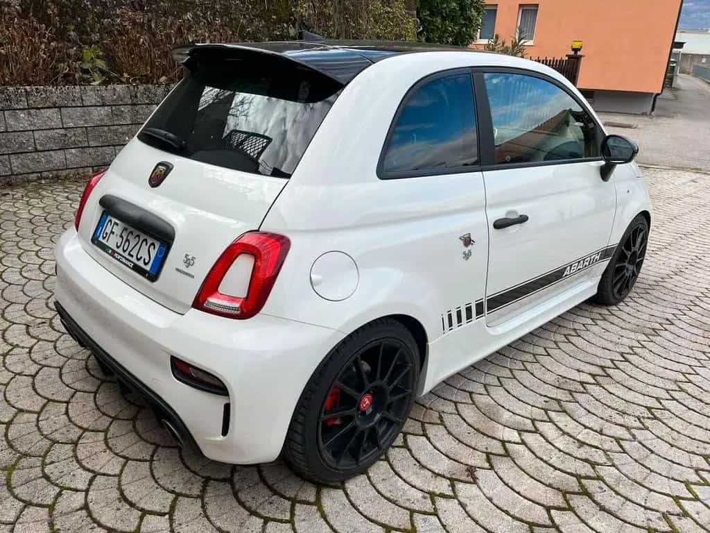 Abarth 595 1.4 Turbo T-Jet 180cv Esseesse + Kit 05/2021-photo-2