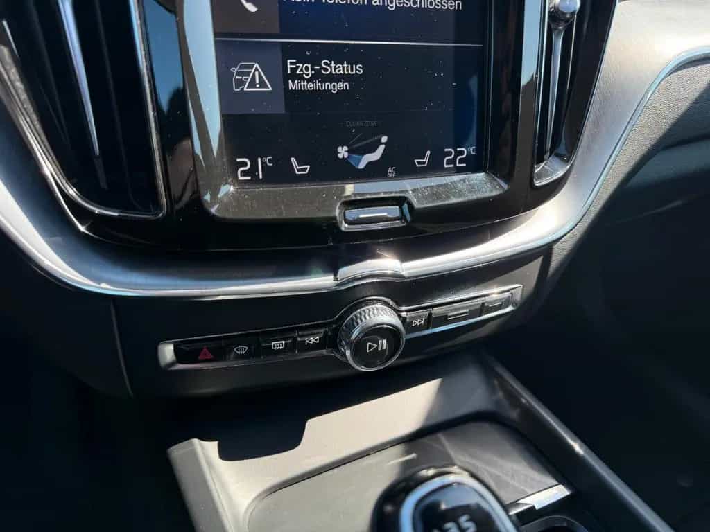 Volvo XC 60 2.0 Momentum 2WD|NAVI|Panorama|1.Hand! 12/2018-photo-16