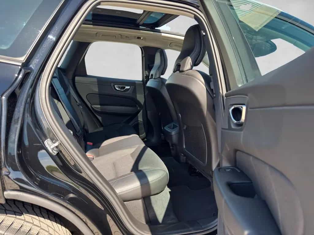 Volvo XC 60 2.0 Momentum 2WD|NAVI|Panorama|1.Hand! 12/2018-photo-22