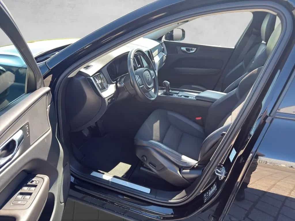 Volvo XC 60 2.0 Momentum 2WD|NAVI|Panorama|1.Hand! 12/2018-photo-8