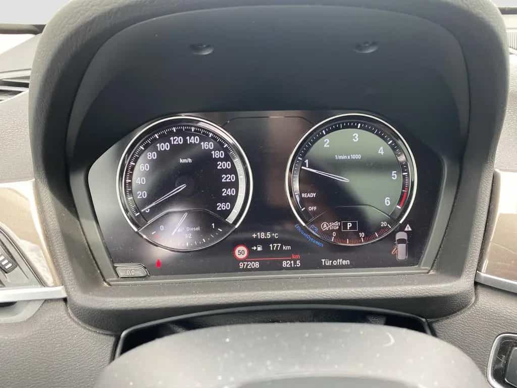 BMW X1 sDrive 18d xLine ParkA./LED/PanoSD/SpurAss/HU 06/2019-photo-13
