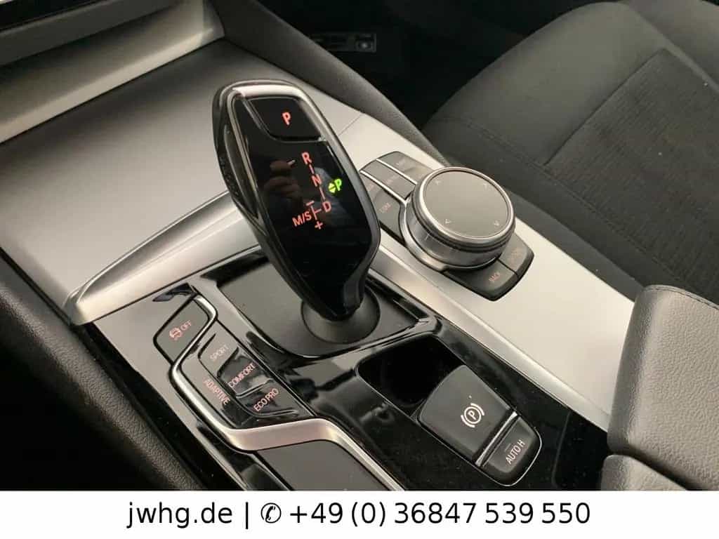 BMW 5 Series 520d T COCKP-PRO/DRIVING ASS+/KAMERA/H&K 10/2019-photo-8