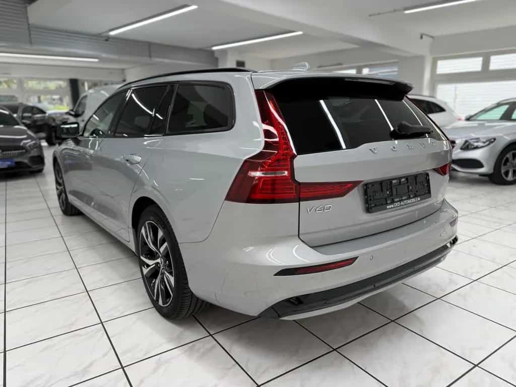 Volvo V60 Kombi Plus Dark*LED*AHK*Kamera*Standheizun 03/2023-photo-1
