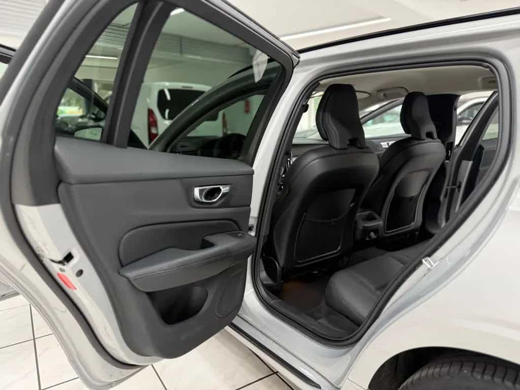 Volvo V60 Kombi Plus Dark*LED*AHK*Kamera*Standheizun 03/2023-photo-10